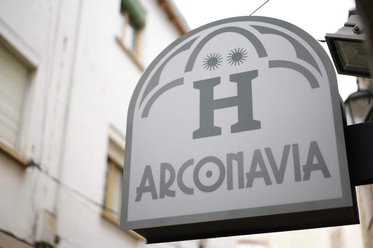 Hotel Arco นาเวีย ภายนอก รูปภาพ