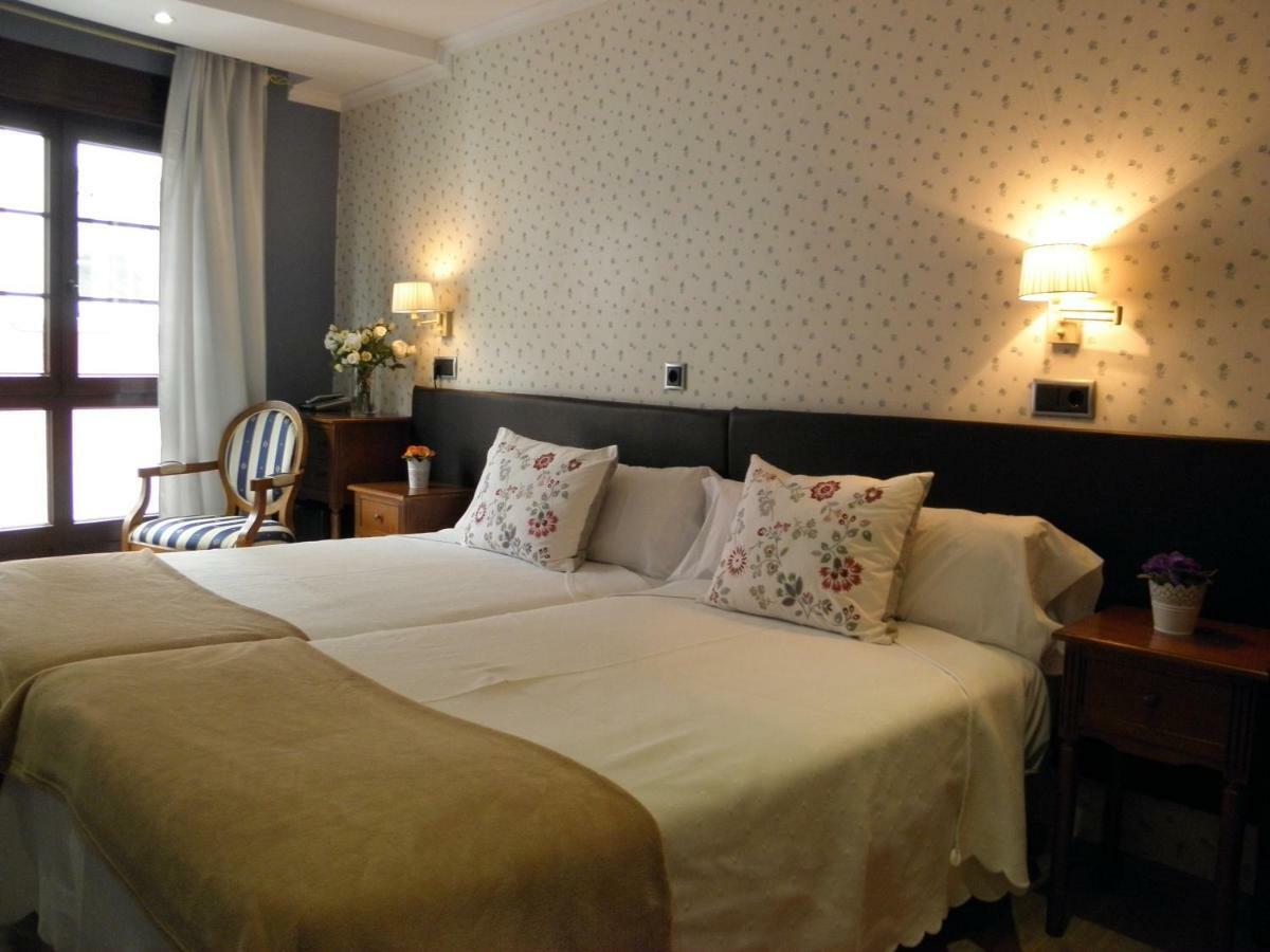 Hotel Arco นาเวีย ภายนอก รูปภาพ